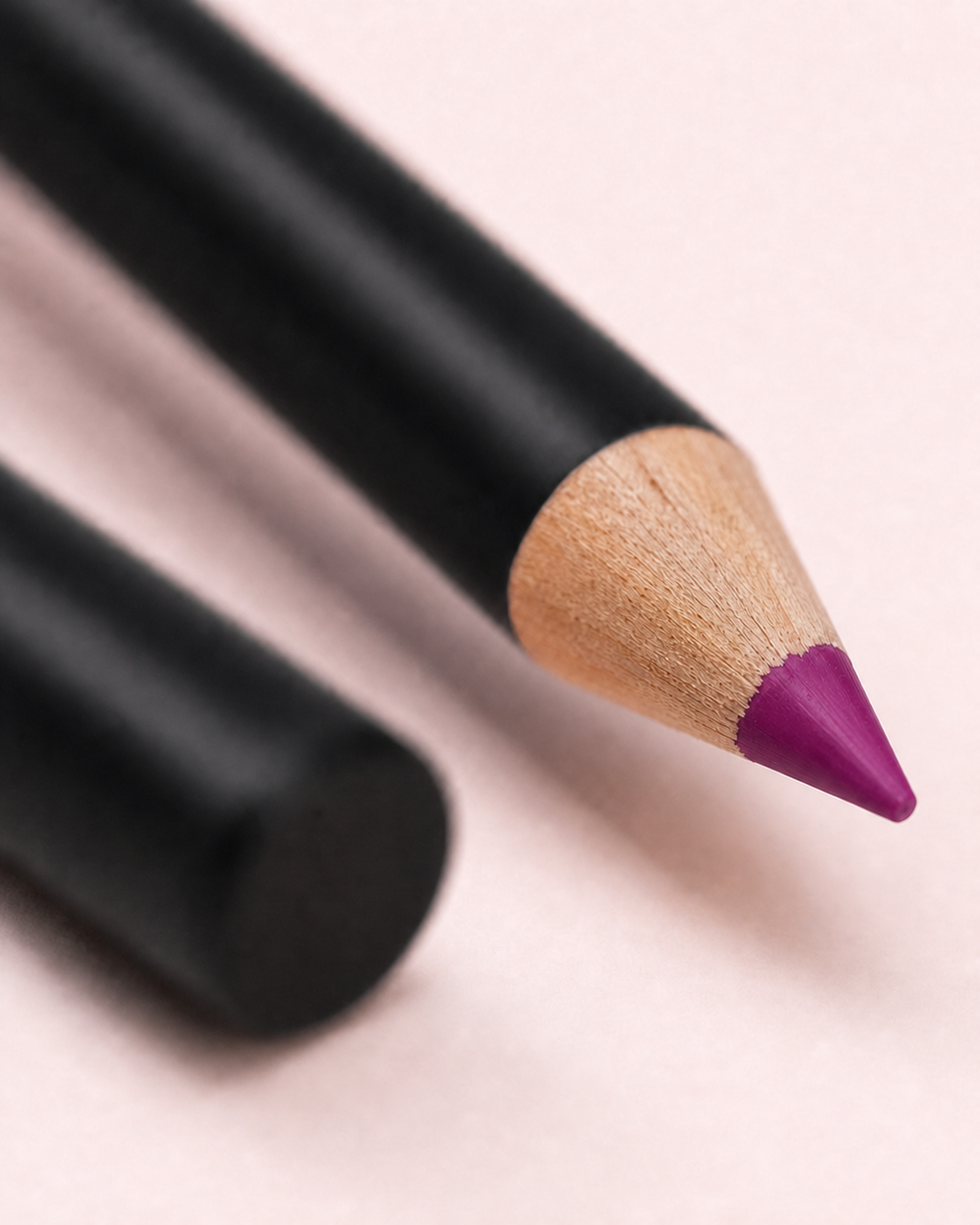 Lip liner Violet