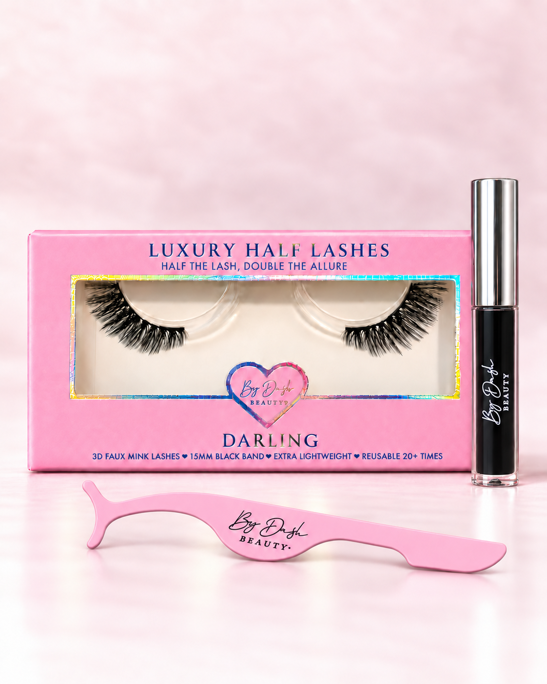 Birthday Bundle – detail van gekozen darling half lashes, zwarte lijm en applicator; palette, highlighter en clutch ook inbegrepen