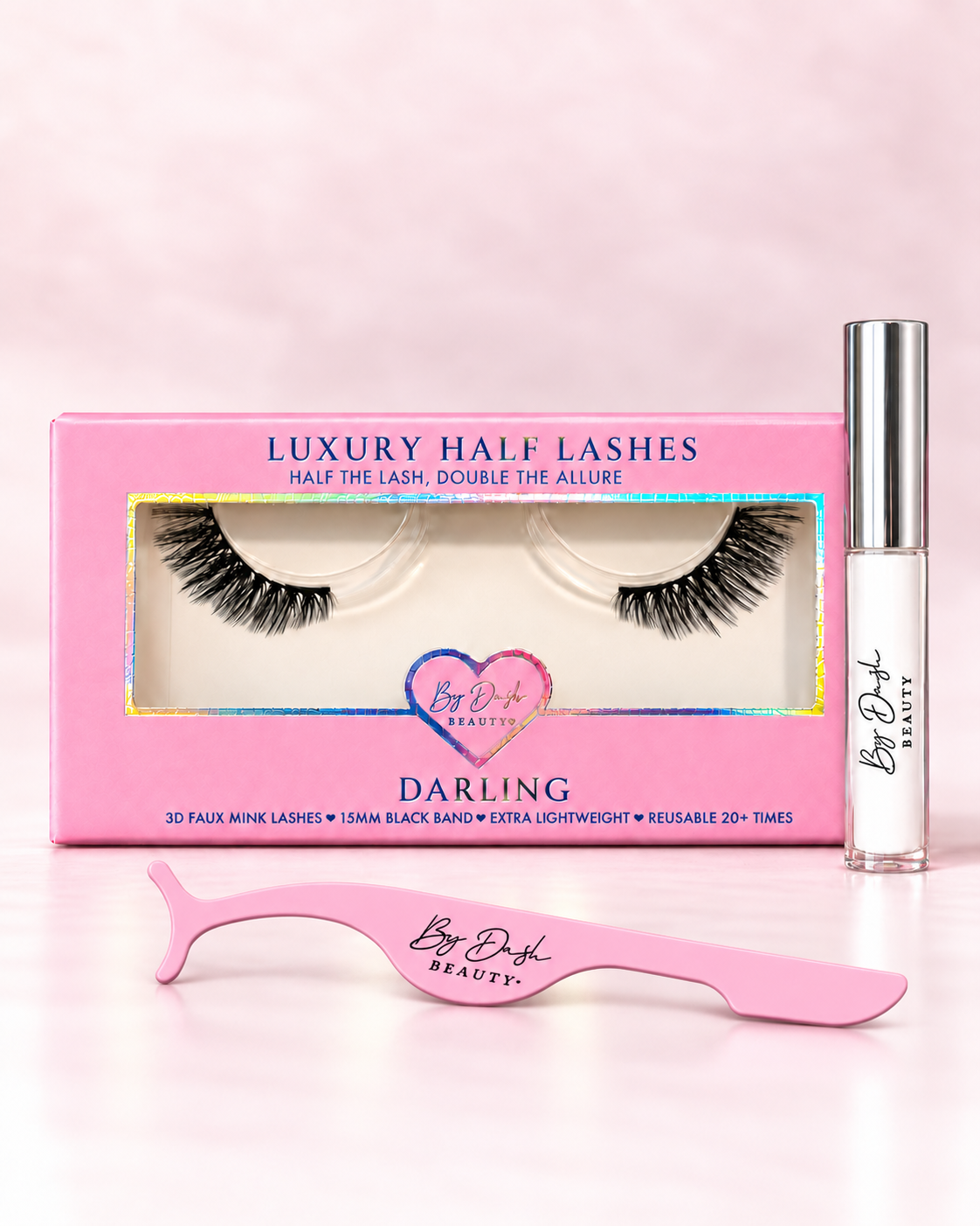 Birthday Bundle – detail van gekozen darling half lashes, witte lijm en applicator; palette, highlighter en clutch ook inbegrepen