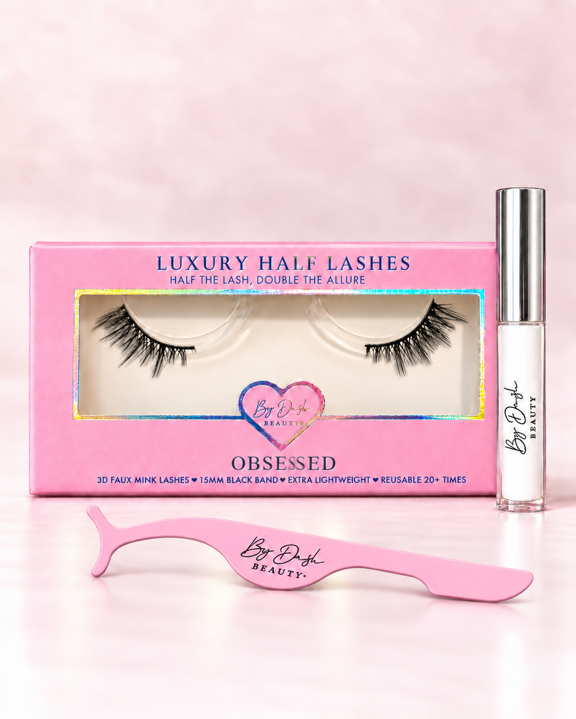 Birthday Bundle – detail van gekozen obsessed half lashes, witte lijm en applicator; palette, highlighter en clutch ook inbegrepen